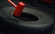 Звуки стука по автомобильной шине